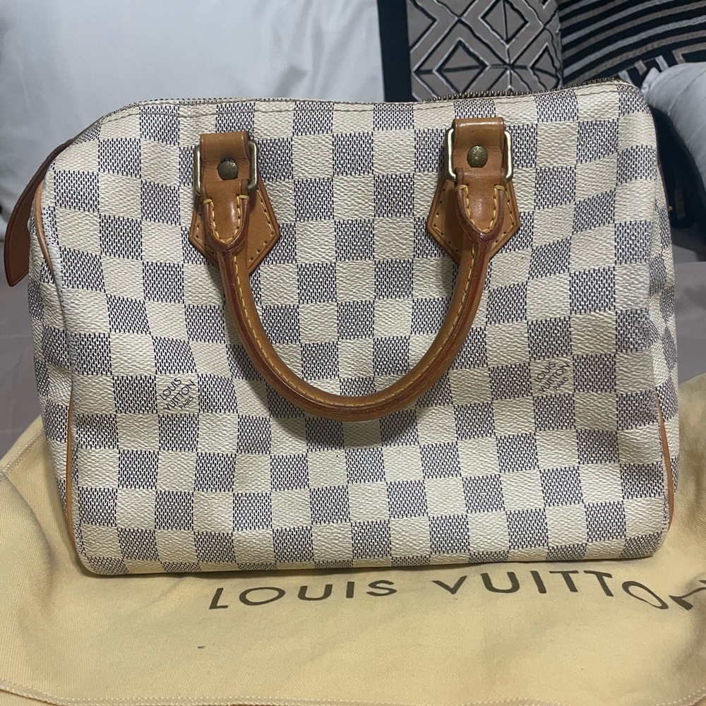100 % authentic Louis Vuitton speedy